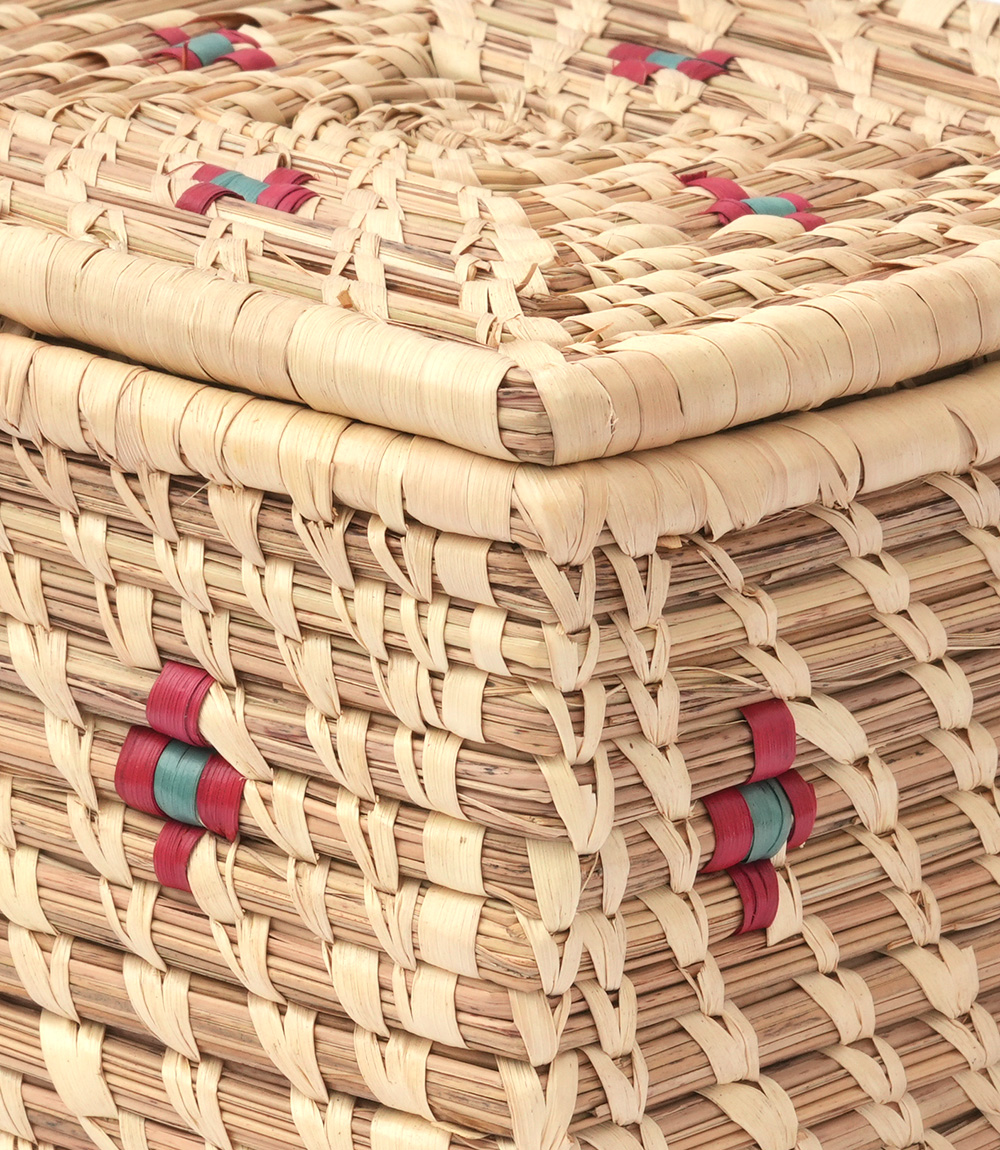 hand-woven-gift-box-with-lid-sq