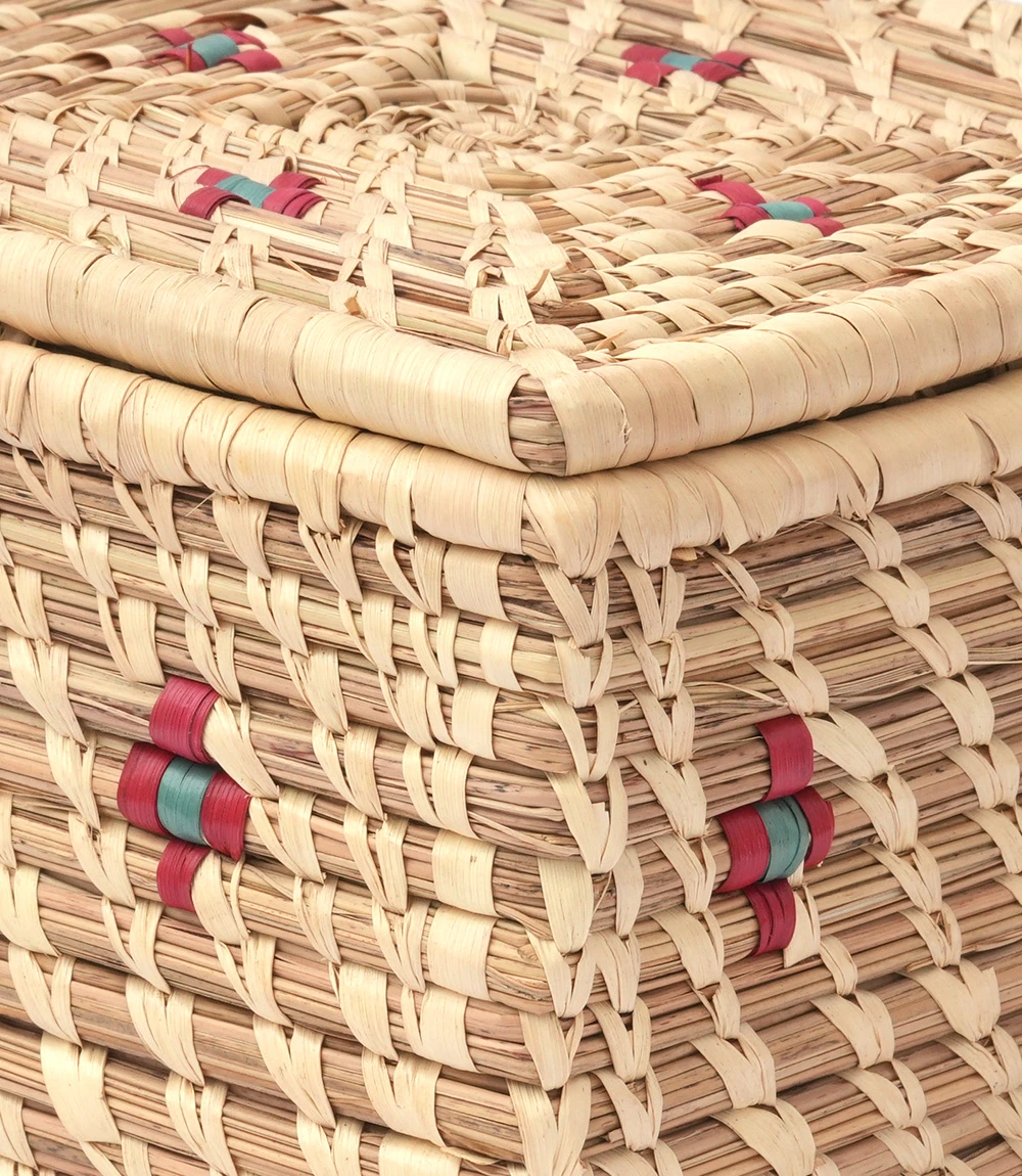 hand-woven-gift-box-with-lid-sq