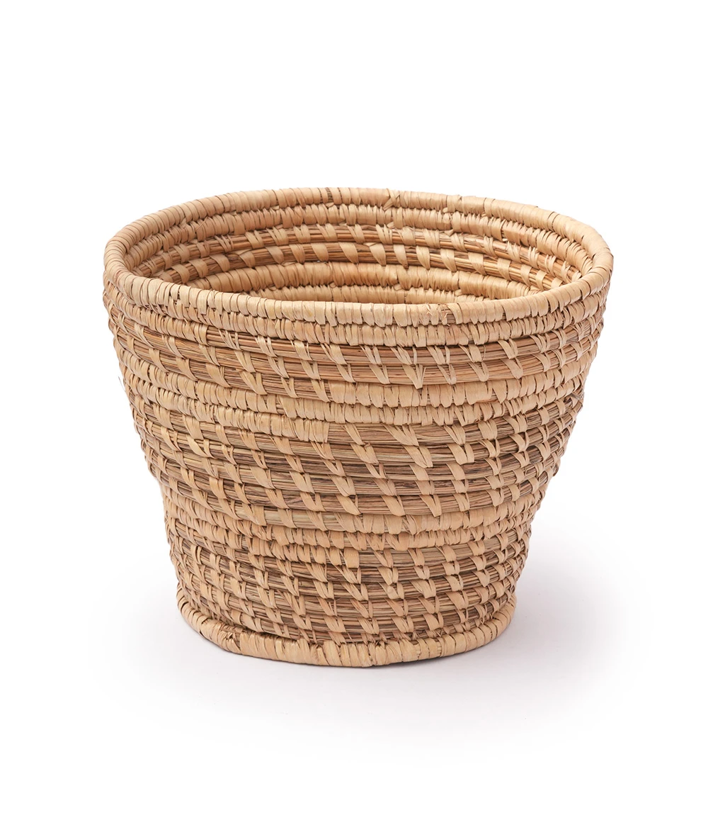 Natural woven planter