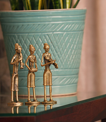 Dokra Adivashi Folk Musician with Base